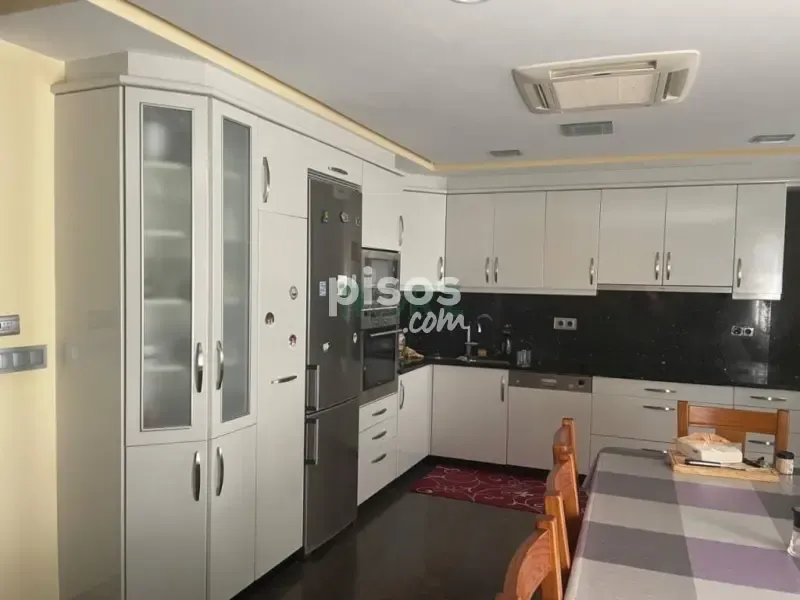 Cuisine - Maison 4 chambres à ES