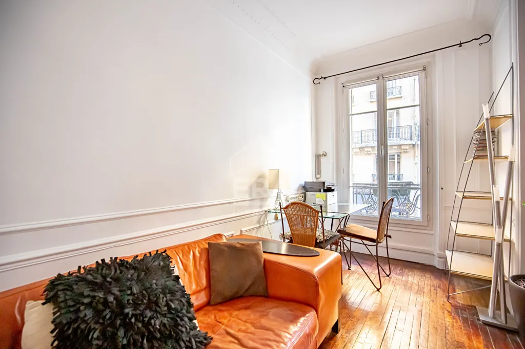 Soggiorno - Charming 3-Piece Paris 12th with Garden