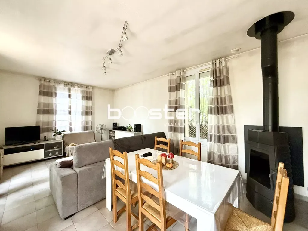 Dining Room - Four-Bedroom House with Garden in City Centre
