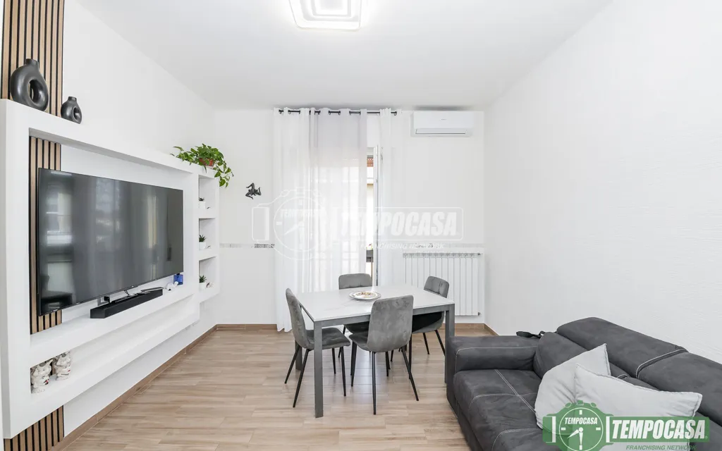 Séjour - Rustic 3-Bedroom Apartment with Balcony in Lodi Vecchio