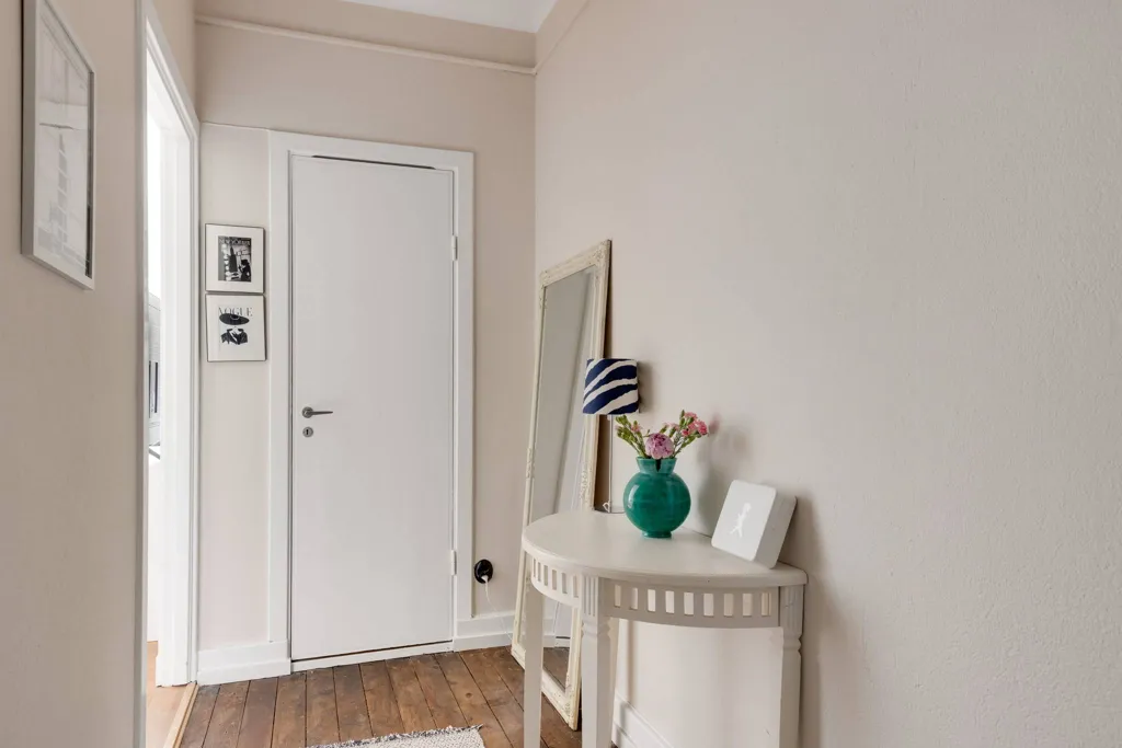 Esik - Charmant Flat with Balcony in Luthagen