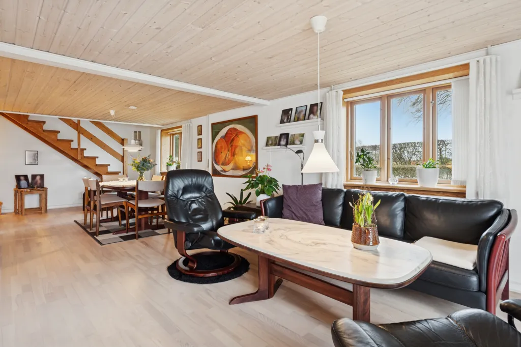 Séjour - Villa with Workshop near Gudme