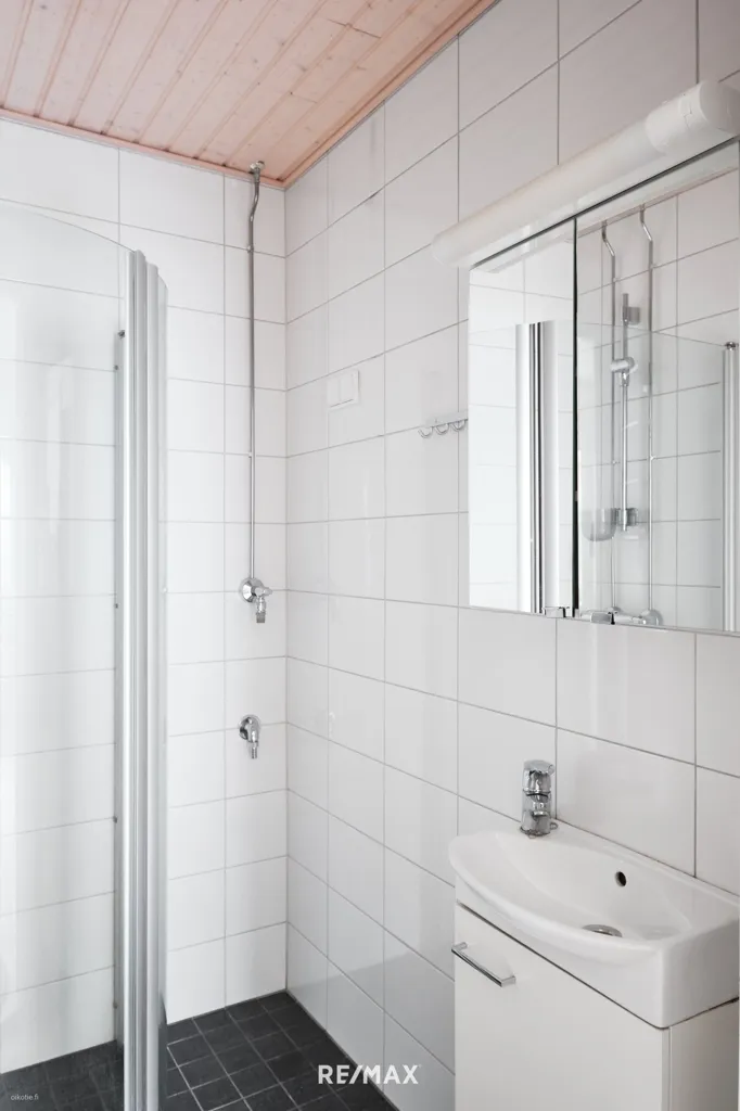 Vannitoad - Modern Flat with Garden Access in Munkkiniemi
