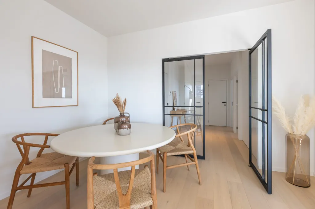 Salle à manger - Penthouse Rénové avec Terrasse à Ostende