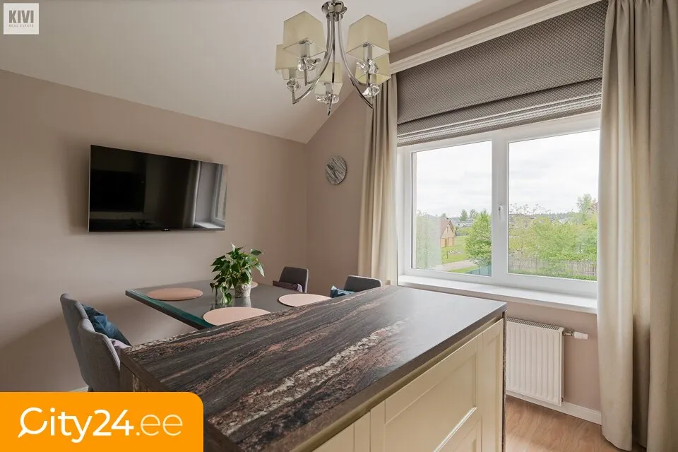 Sala da pranzo - Apartment with Private Garden in Dreiliņi, Riga