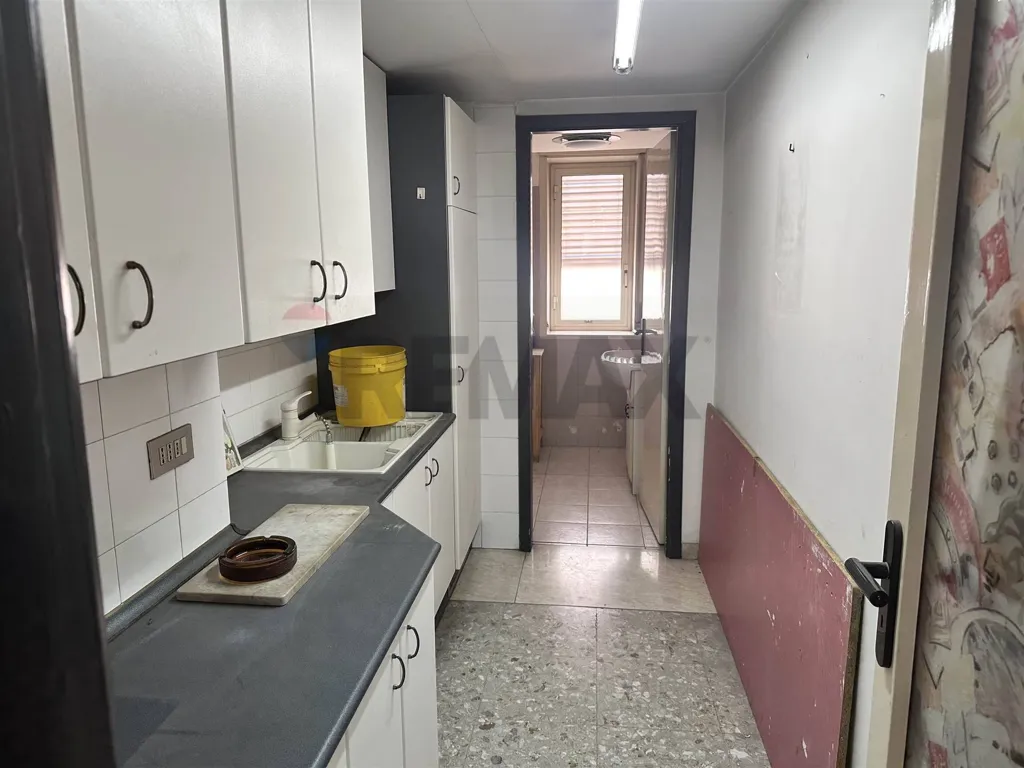 Cuisine - Commercial Space with Terrace in Catania