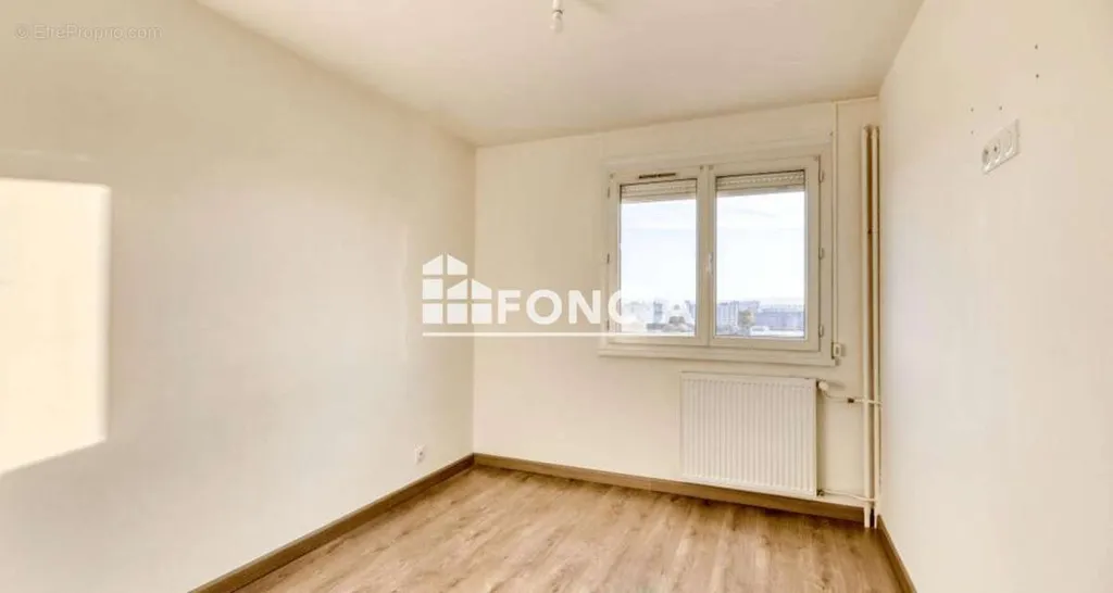 Pièces - Appartement Refait à Neuf avec Balcon à Sirocco