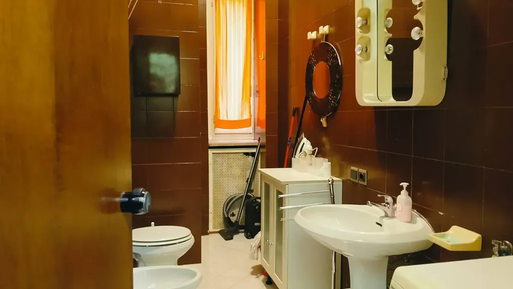 Bagni - Historic Two-Bedroom Apartment in Torino
