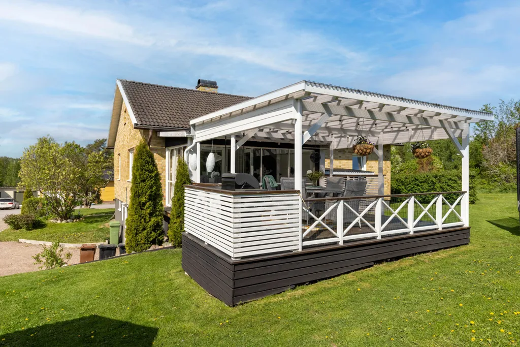 Terrasse - Corner Villa with Water View in Alfta