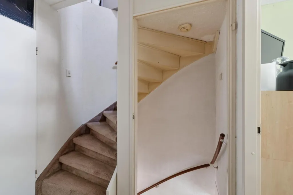 Pièces - Three-Storey House with Garden in Waddinxveen