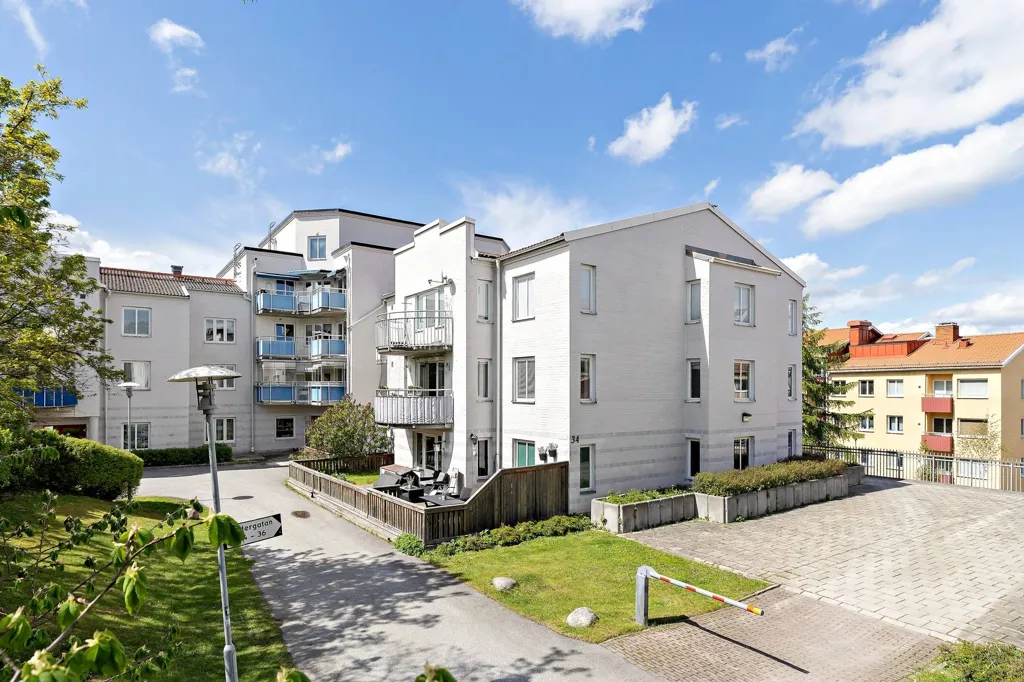 Välivaade - Four-Room Apartment with Balcony in Märsta Centre