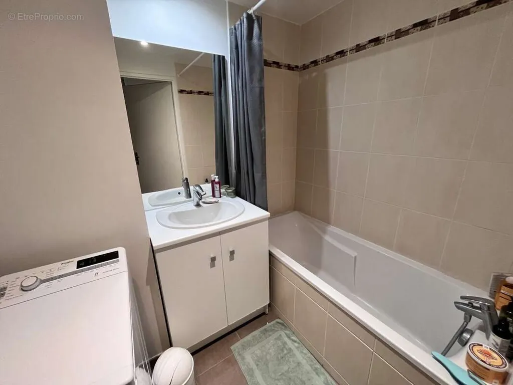 Salles de bain - Appartement T2 avec Balcon à Cesson-Sévigné