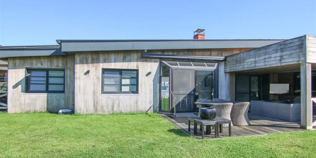 Terrass - Ground Floor House with Warehouse in Gullegem