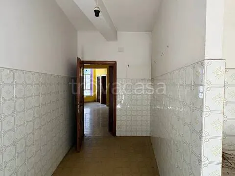 Entrée - Versatile Apartment with Balcony in Priverno