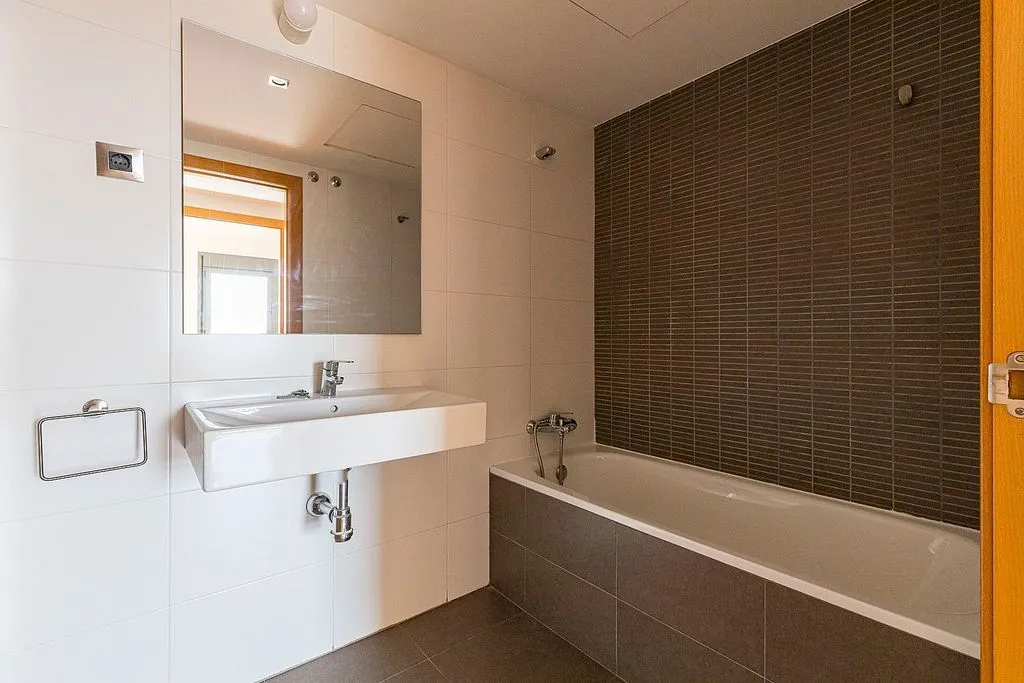 Salles de bain - Apartment with Terrace in El Puntal