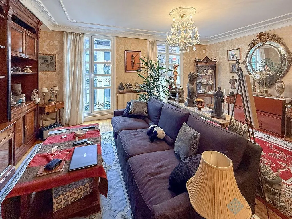 Soggiorno - Apartment with Balcony in Bilbao's Casco Viejo