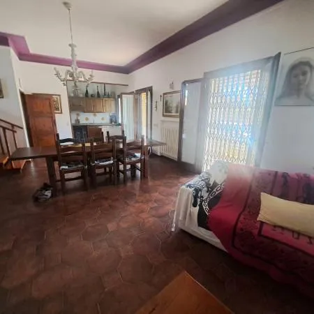 Salle à manger - Significant Villa with Garden in Ravenna