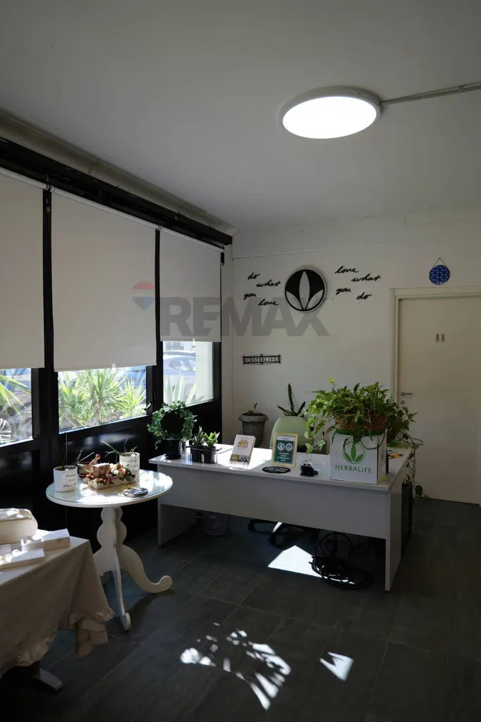 Office - Professional Space with Parking in Rovereta