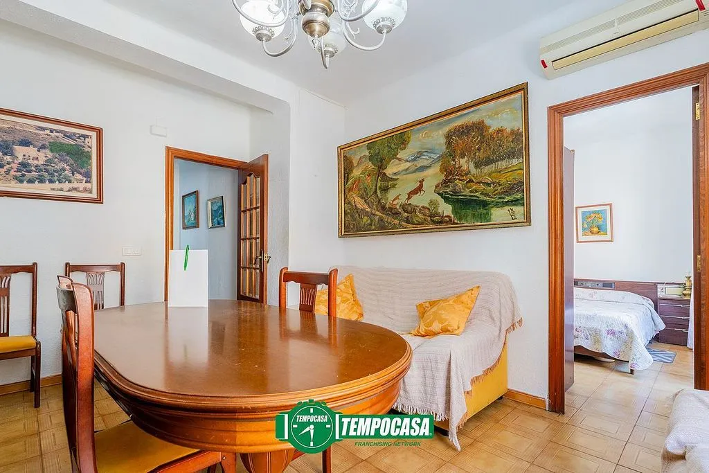 Söögituba - Apartment with Balcony in Ayora, Valencia
