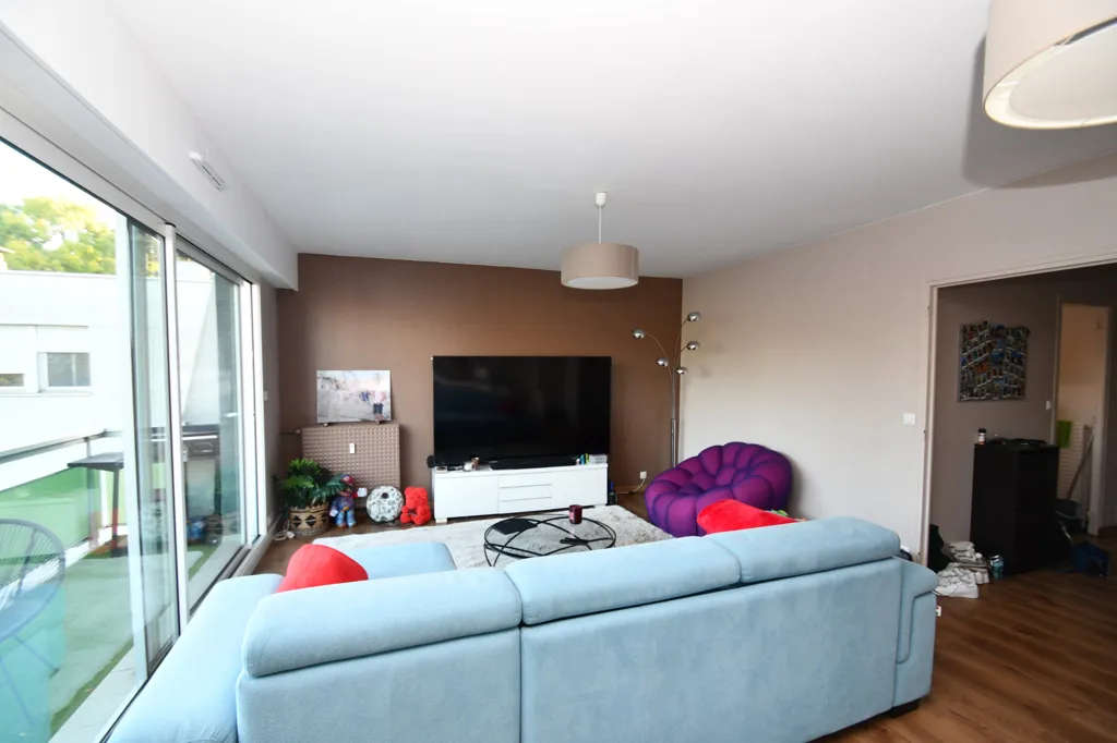 Elutuba - Type F3 Flat with Exceptional View in Prestigious Building