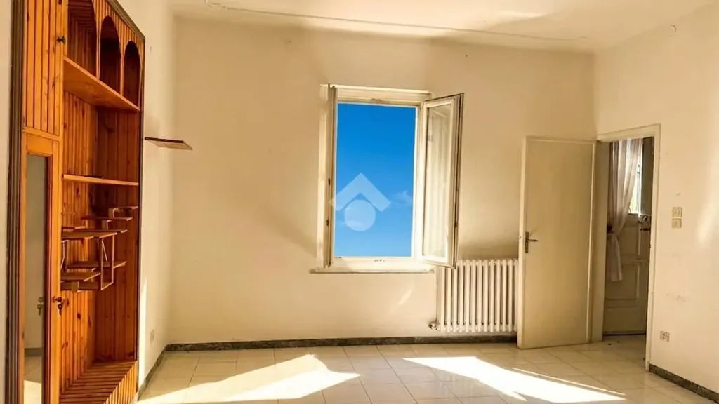 Toad - Corner Semi-Detached Villa with Private Garden in Pesaro