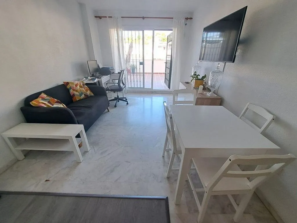 Séjour - 2-Bedroom Apartment with Terrace in Torrequebrada