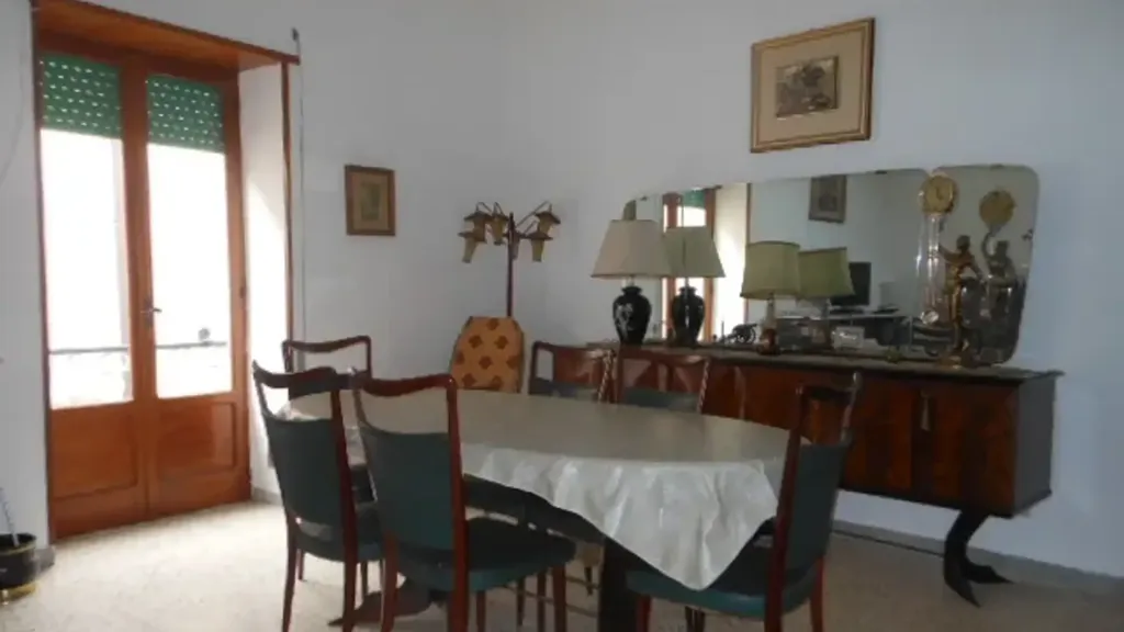 Salle à manger - Historic Apartment with Panoramic Solarium in Teano