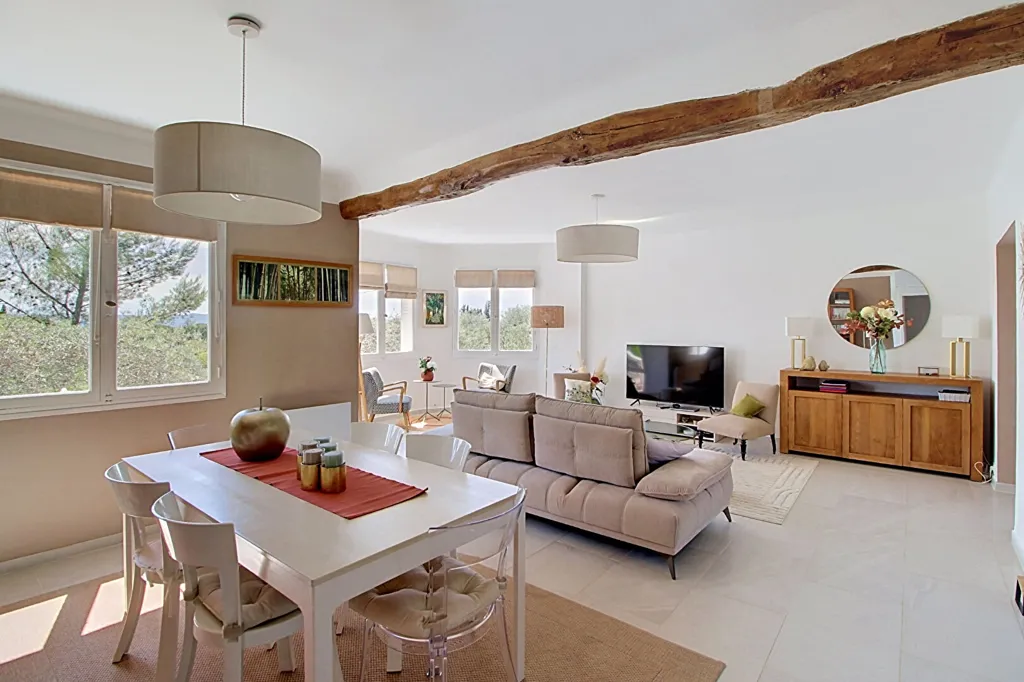 Salle à manger - Maison Rénovée avec Piscine à Lorgues