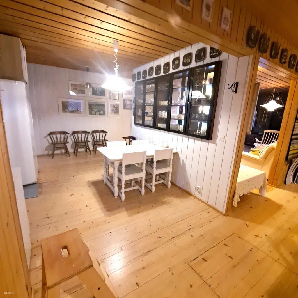 Salle à manger - Spacious Detached House with Garden in Kolari