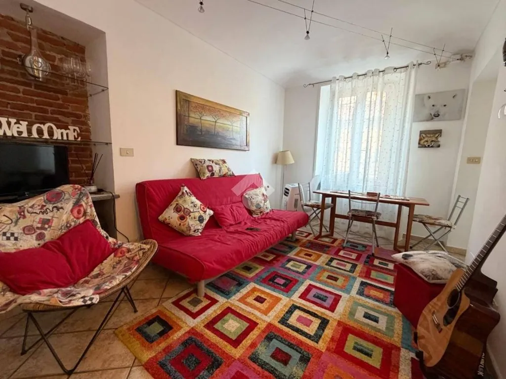 Soggiorno - Period Apartment with Double Aspect in Torino