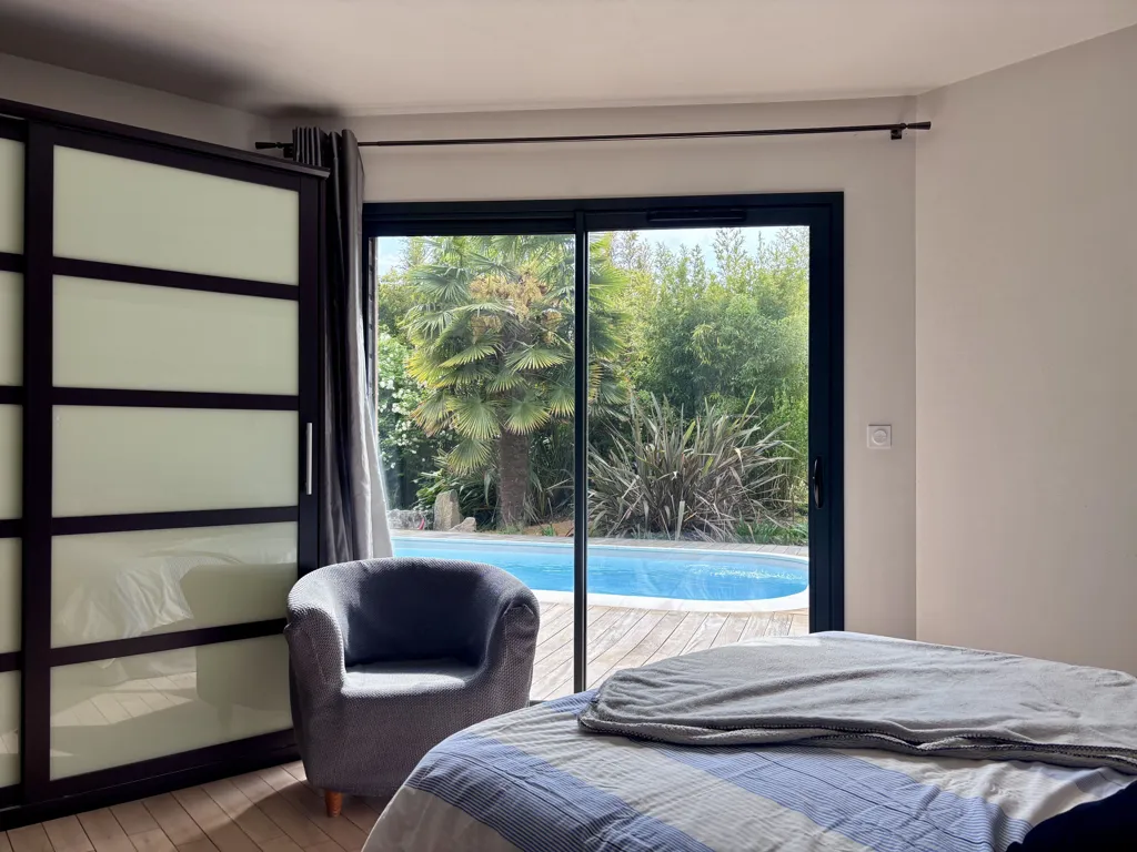 Magamistoad - Architect-Designed House with Pool near Plœmel