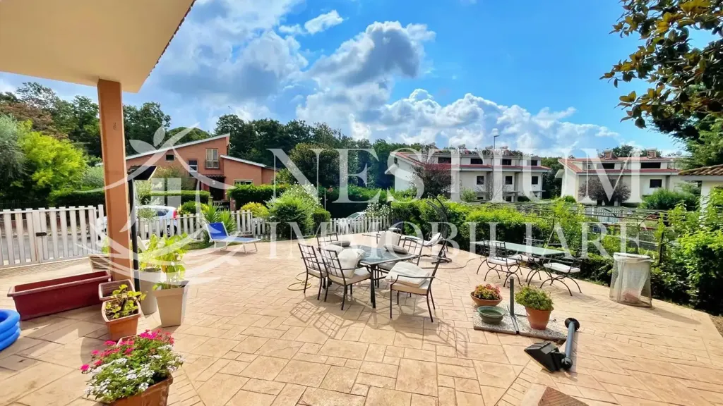 Terrasse - Angled Villa with Garden in Cerveteri