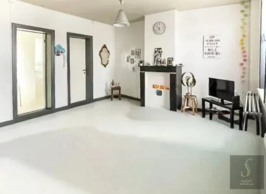 Living Room - Duplex Apartment with Garden Access in Binche