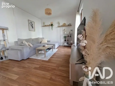 Soggiorno - Apartment with Terrace in Chatelguyon
