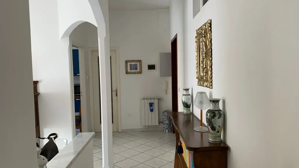 Esik - Modernised Apartment with Sea View in Alassio
