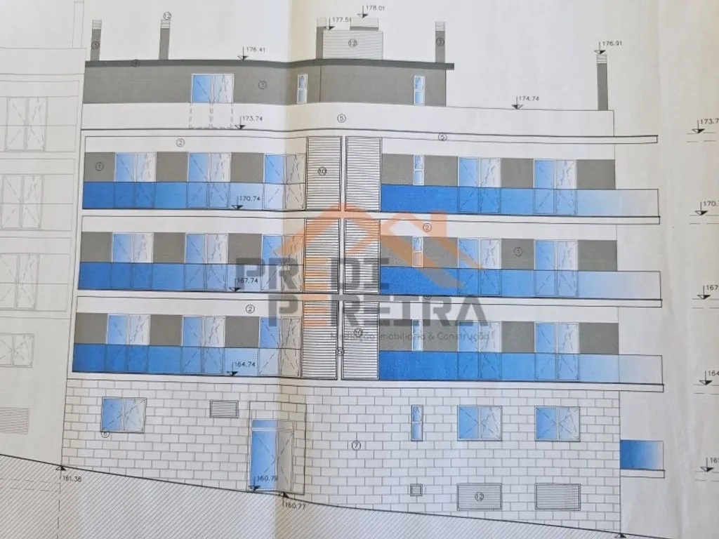Luxury Apartment with Barbeque in Loures