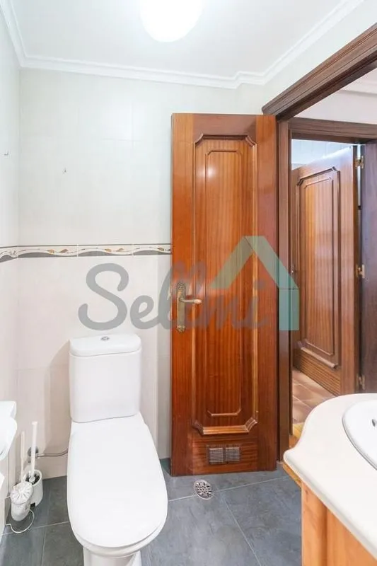 Vannitoad - Furnished Flat with West View in Oviedo