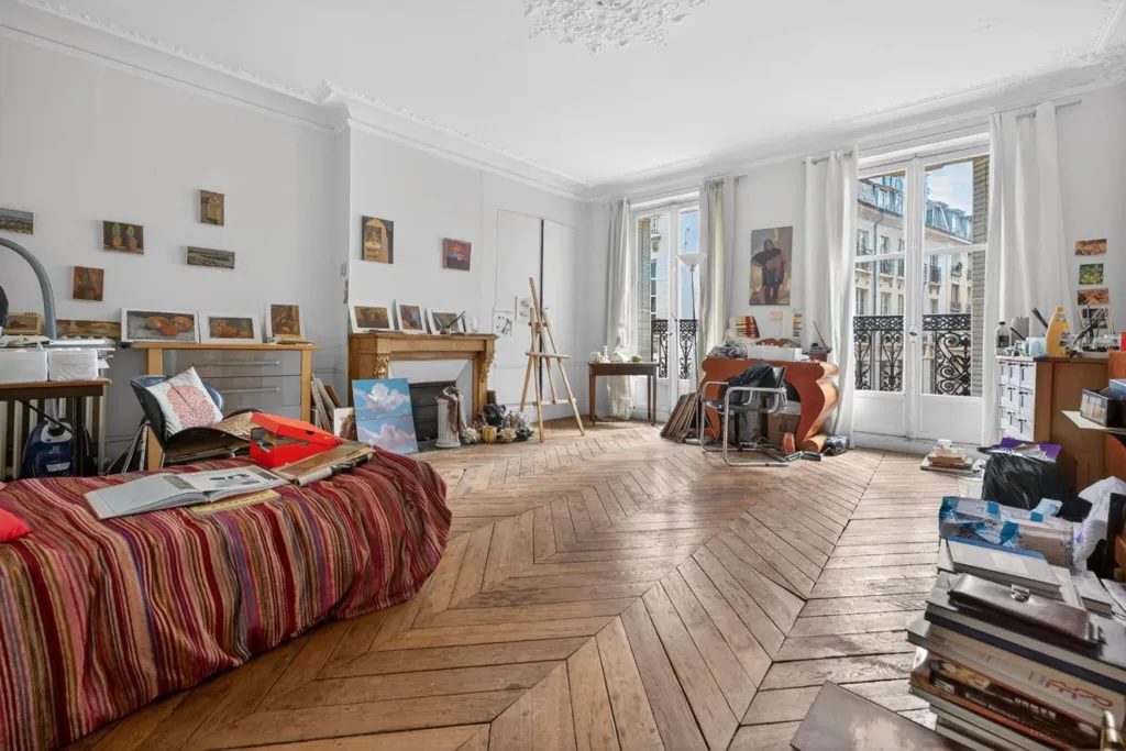 Soggiorno - Renovable Parisian Apartment with High Ceilings