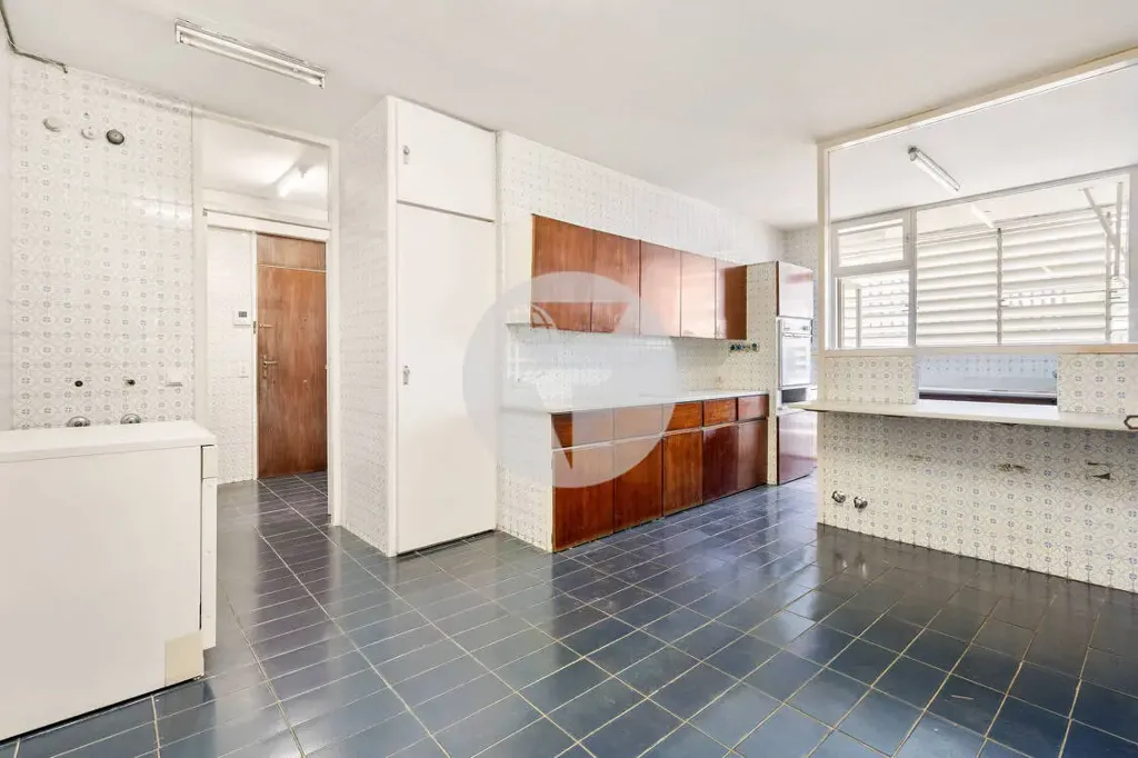 Kitchen - Spacious Flat with Terrace in Exclusive Barcelona