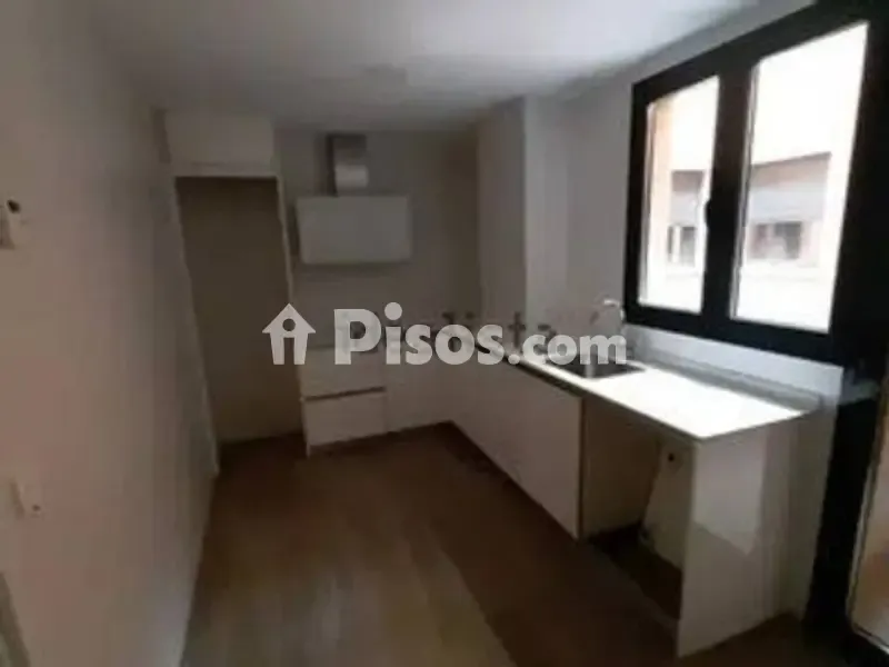 Köök - Modern Flat with Pool in City Centre