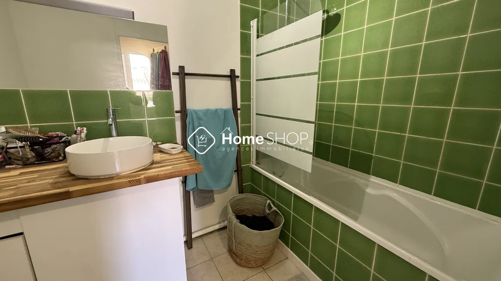 Salles de bain - Appartement Traversant au Calme à Marseille 13007