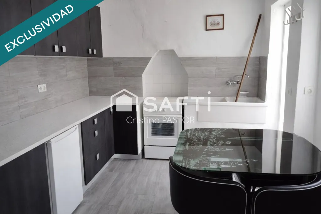 Cuisine - Two-Storey House with Patio in Gordoncillo