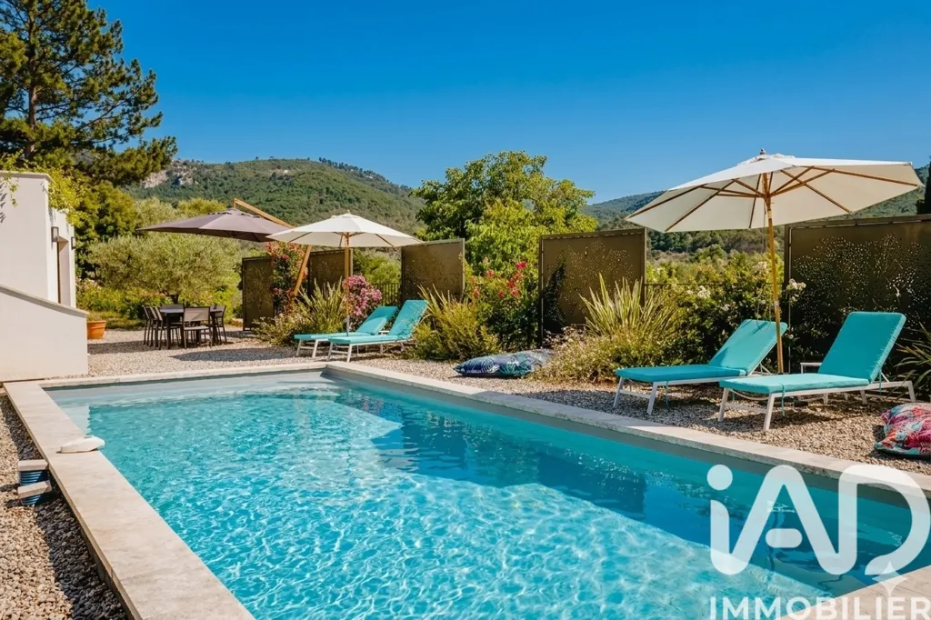 Piscine - Manoir avec Activité Touristique à Gréoux-les-Bains