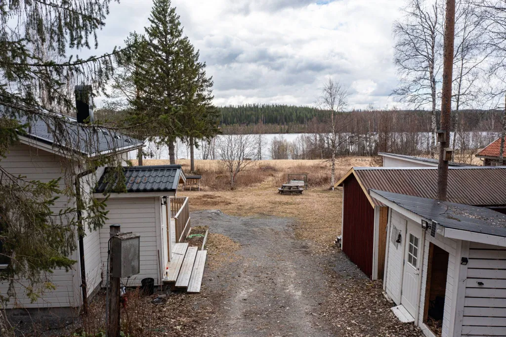 Exterior - Year-Round Cottage with Boat Access in Binnäset
