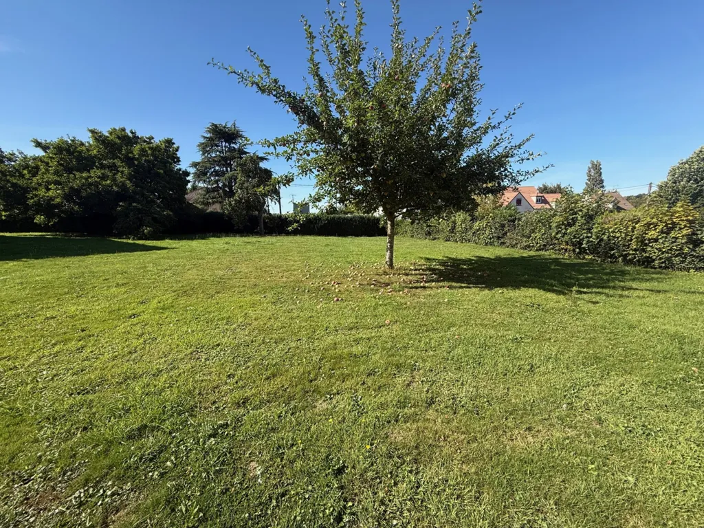 Aed - Buildable Plot with Street Frontage in Bouleurs