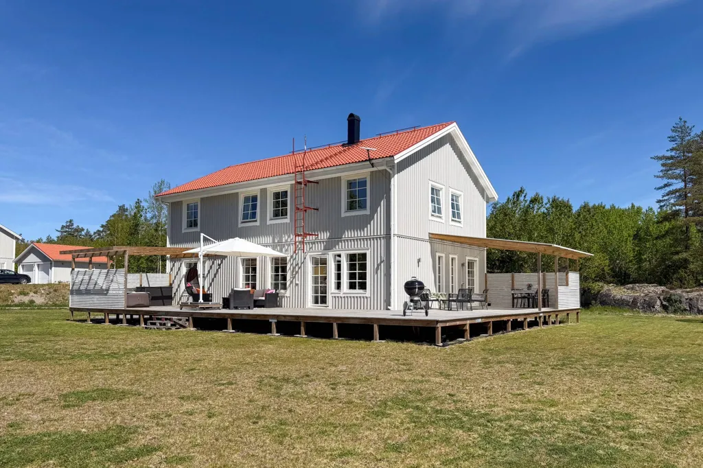 Välivaade - Modern Villa with Garden in Uls-Väsby