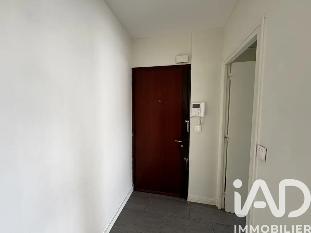 Hallway - Apartment with Pool in Le Chesnay