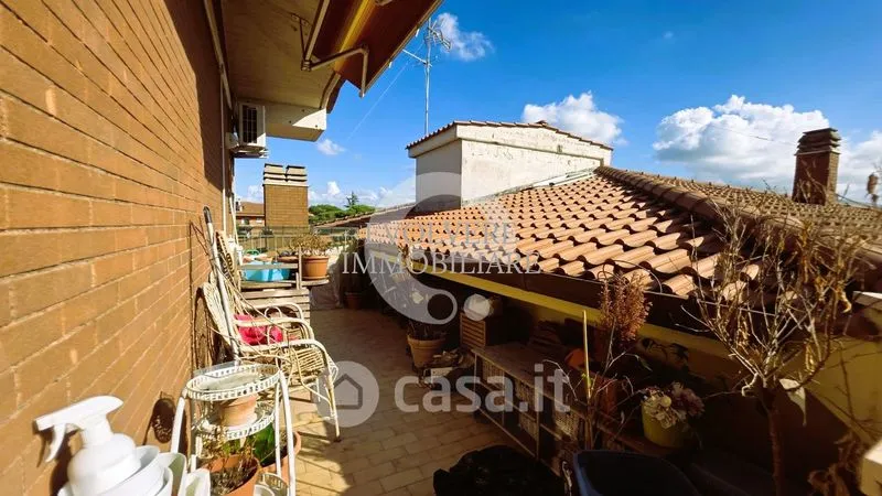 Terrasse - Three-Bedroom Apartment with Balcony in Rome