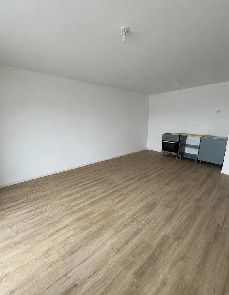 Elutuba - New Flat with Balcony in Cancale