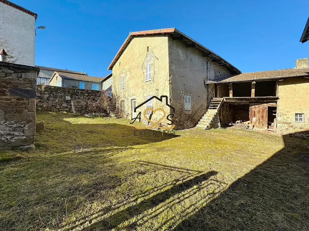Large House with Outbuildings in Doranges